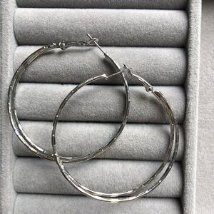 ✨Silver Hoop Earrings